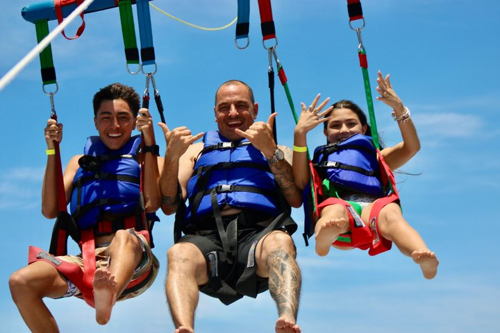 Waikiki Parasailing in Hawaii from Oahu - Photo 1 of 13